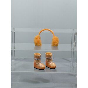 Rainbow High Winter Break Poppy Rowan Doll Boots & Faux Fur Earmuffs